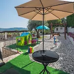 3 Bedroom In Plovanija