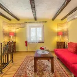 3 Bedroom In Plovanija بيت للعطل