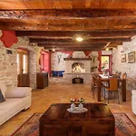 3 Bedroom In Plovanija *