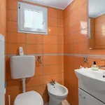Vikendica 3 Bedroom In Plovanija *