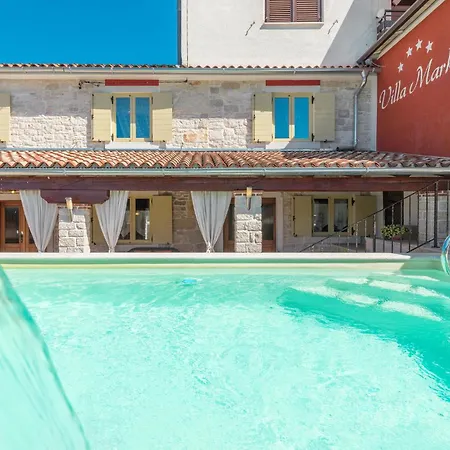 3 Bedroom In Plovanija