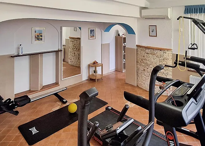 3 Bedroom In Plovanija 度假居