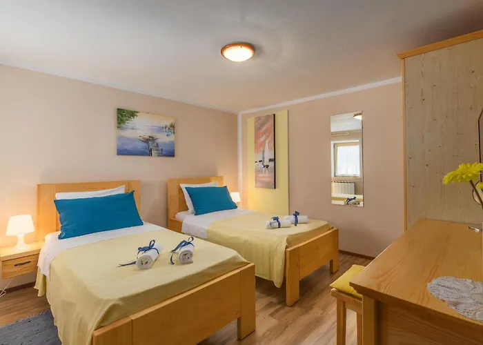 3 Bedroom In Plovanija 度假居 波尔托罗