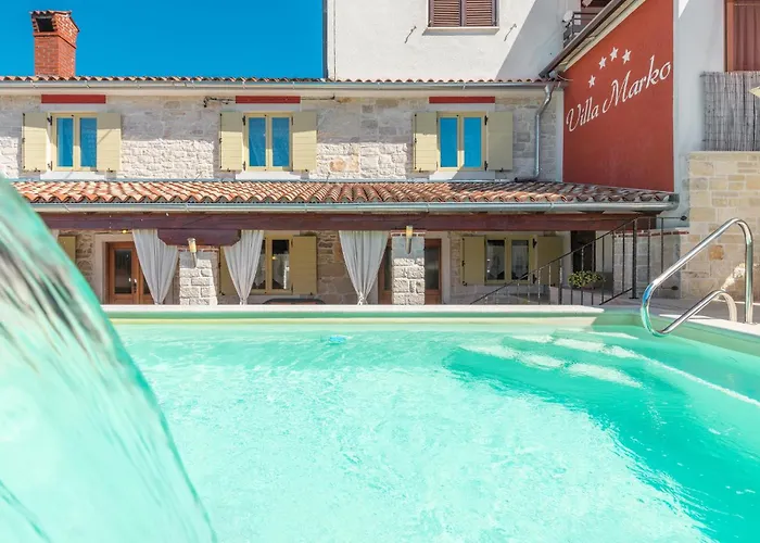 3 Bedroom In Plovanija