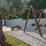 3 Bedroom In Plovanija Plovanija