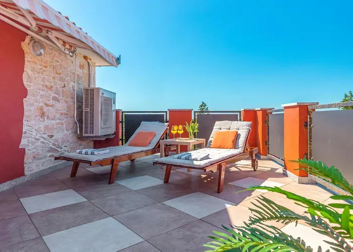 3 Bedroom In Plovanija *